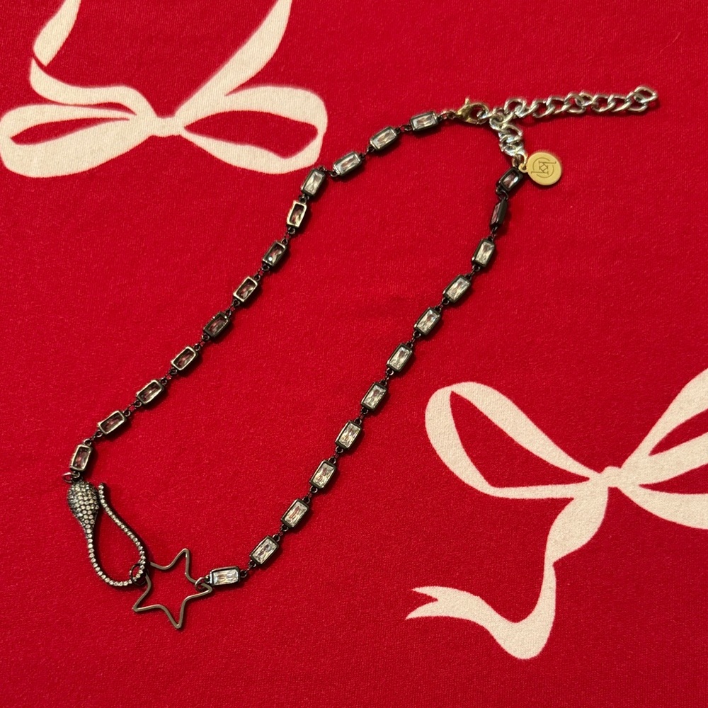 Unique black necklace